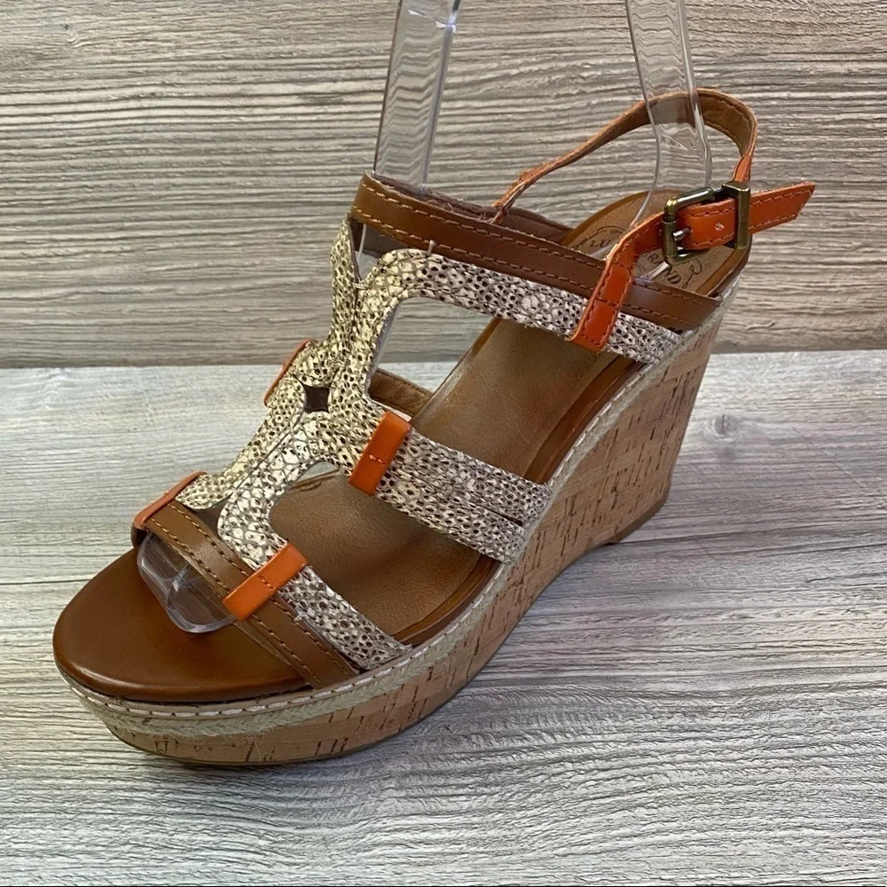 Strappy leather wedge cork sandals Lucky brand Keena with adjustable buckle EUC